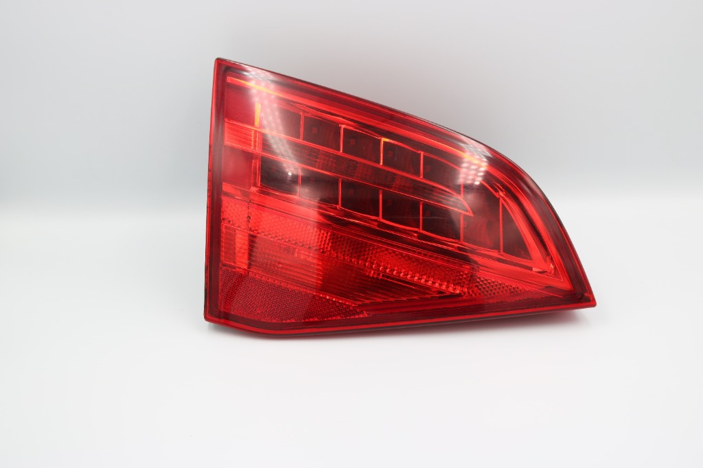 Stop stanga haion cu led Audi A4 B8 Combi 8K9945093B