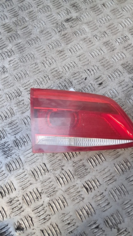 Stop stanga haion mic defect Vw Passat B7 combi an 2012 cod 3AF945093K