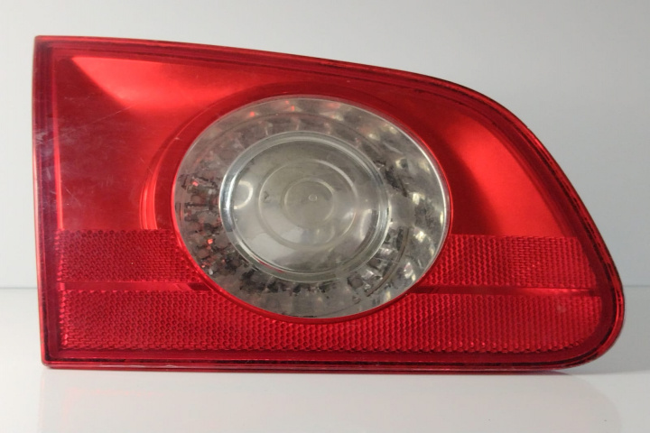 Stop stanga haion variant 3C9945093A Volkswagen VW Passat B6 [2005 - 2010]