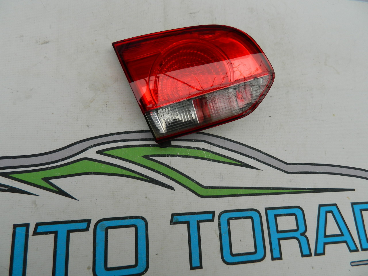 Stop stanga haion VW Golf 6 model 2010-2014 cod 5K0945093