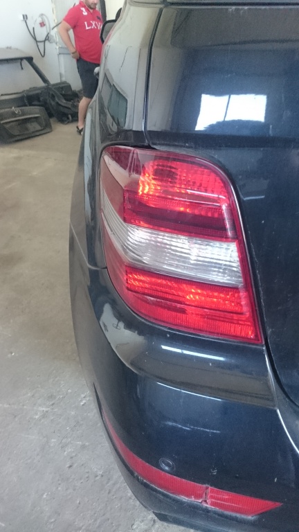 Stop stanga Mercedes ML W164 an 2005-2010