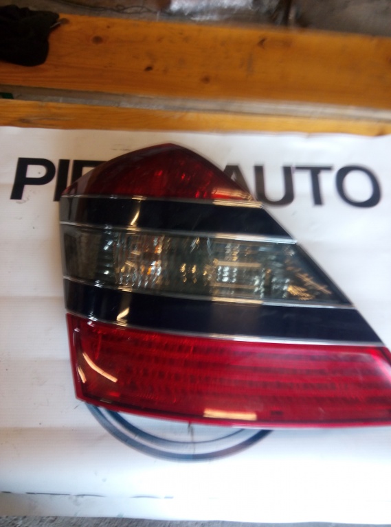 Stop stanga mercedes S320 cdi w221