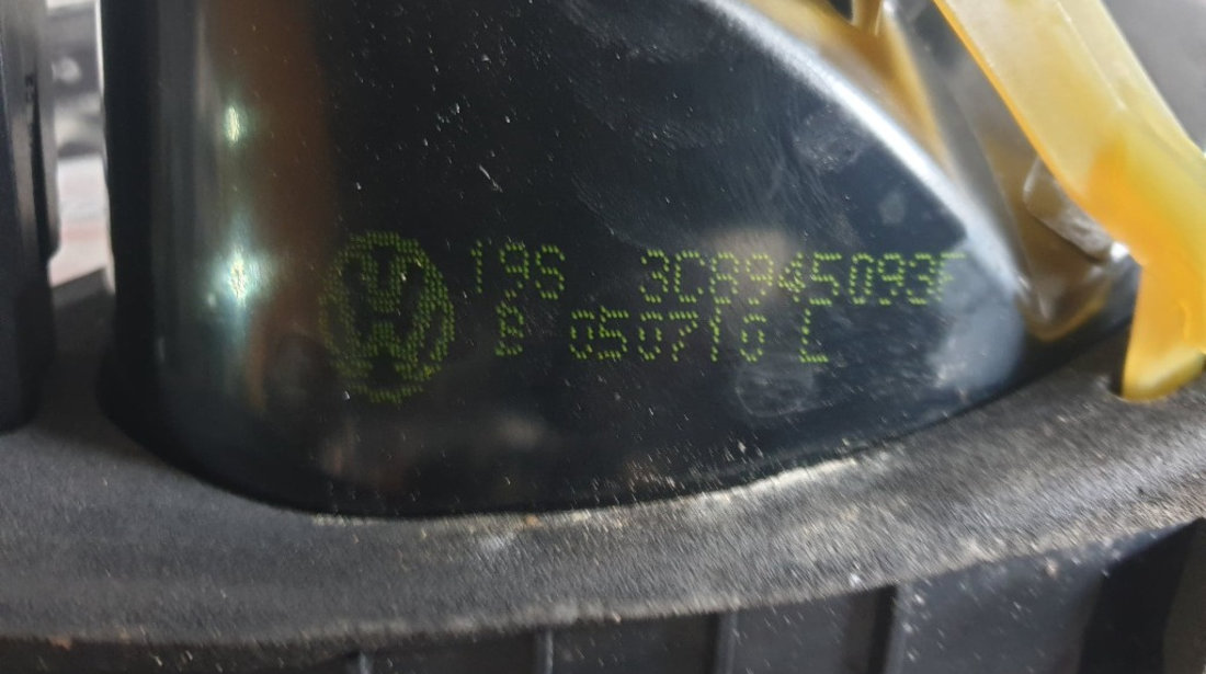 Stop stanga portbagaj original VW Passat CC cod piesa : 3C8945093F