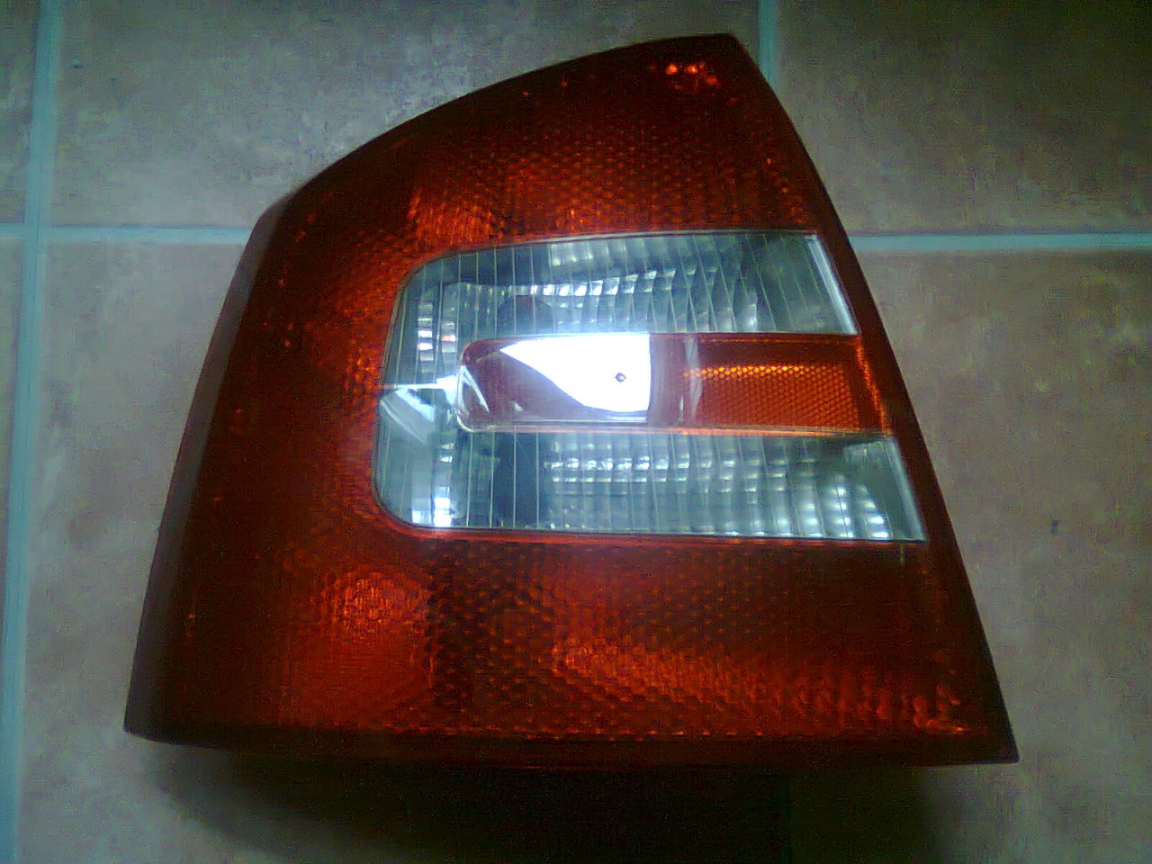 stop stanga Skoda Octavia 2 (2004-2009)