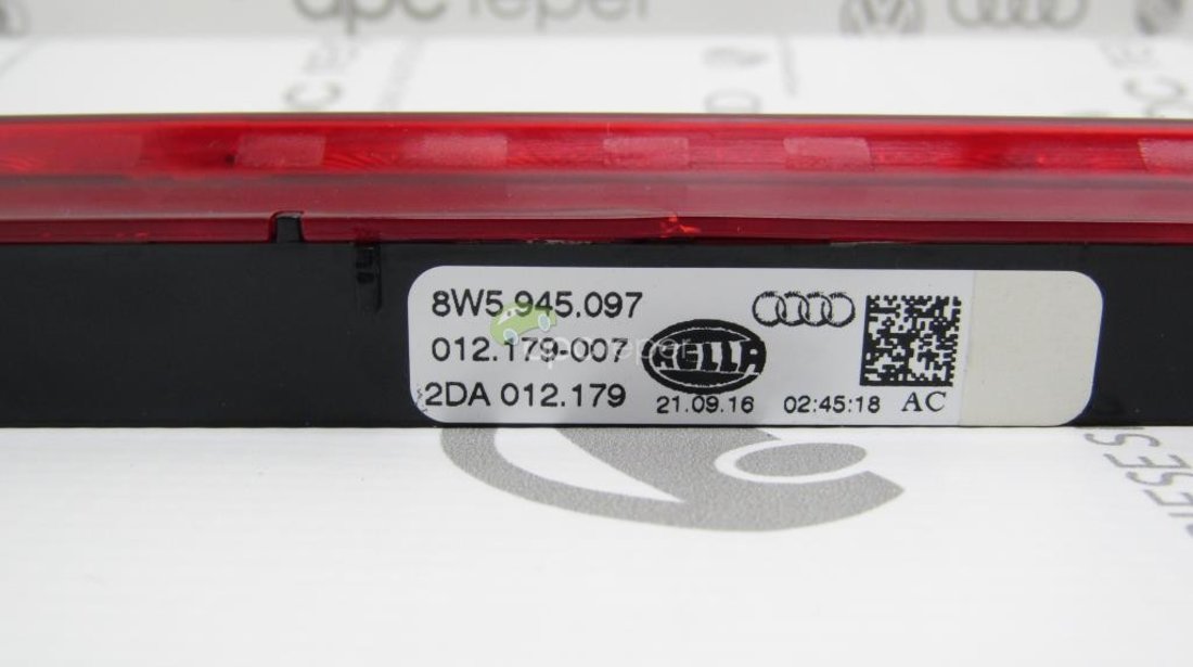 Stop suplimentar Audi A4 8W - Cod: 8W5945097