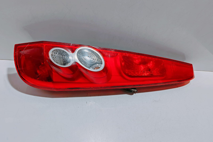 Stop tripla dreapta 6S6113404A Ford Fiesta 5 [2001 - 2007]