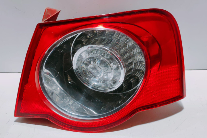 Stop tripla dreapta berlina 3C5945096H Volkswagen VW Passat B6 [2005 - 2010]