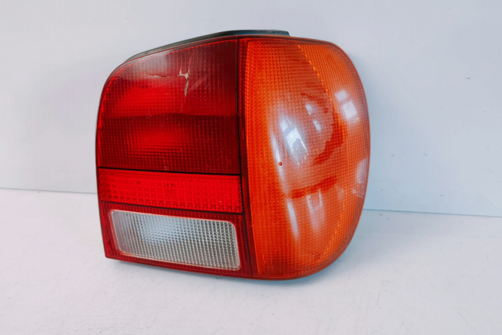 Stop Tripla dreapta cu defect 6N0945096 Volkswagen VW Polo 3 6N [1994 - 2001]