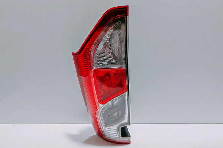 Stop tripla dreapta cu mic defect 265506747R Renault Kangoo 2 [facelift] [2013 - 2020]