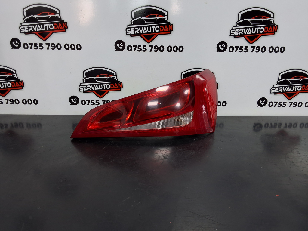 Stop / tripla dreapta haion Audi Q5 facelift (2012-2017) [8R] 2.0 Motorina 2012, 8R0945094 / MODEL CU BEC