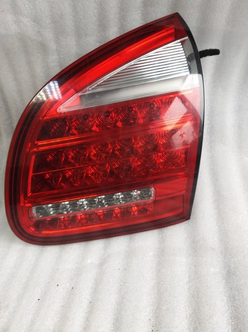 Stop tripla dreapta pe haion porsche cayenne 92a 7p 7p5945094k nonfacelift 2010-2014
