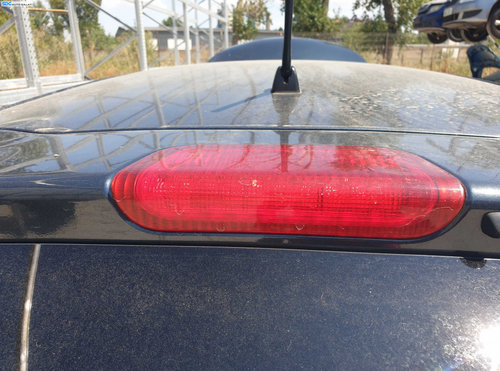 Stop Tripla Lampa Aditionat Auxiliar Central de pe Haion Haion Nissan Juke F15 NFL Non Facelift 2010...