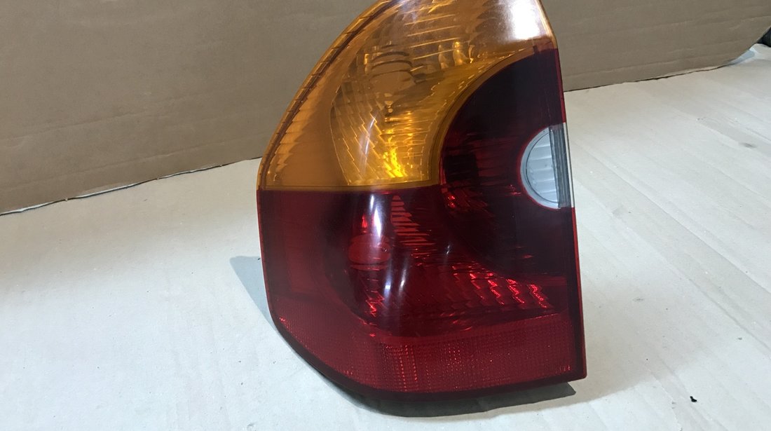 Stop tripla lampa bmw e83 x3 stanga spate 63216990167