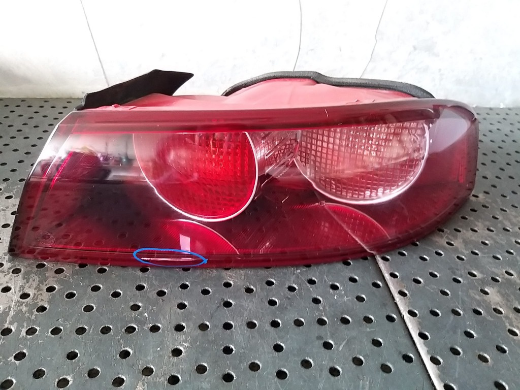 Stop tripla lampa dreapta aripa alfa romeo 159 939 50504818