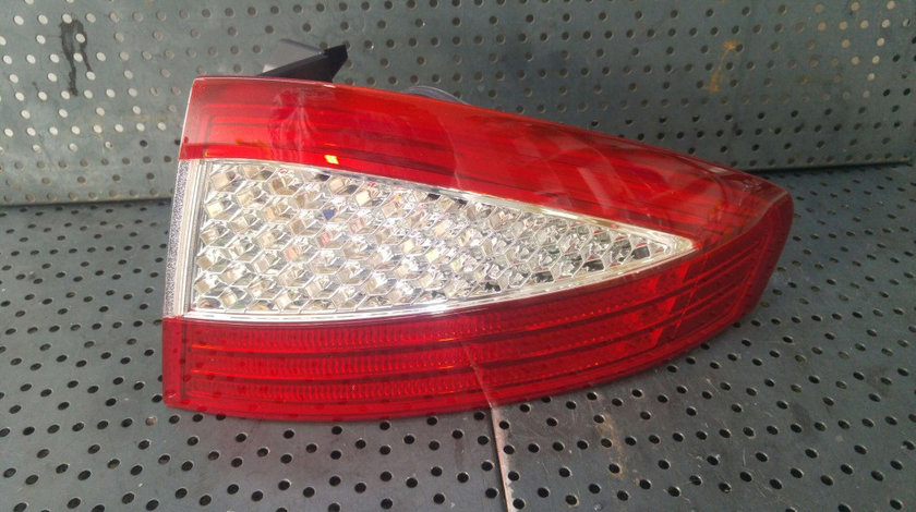 Stop tripla lampa dreapta aripa ford mondeo 4 ba7 7s7113404a