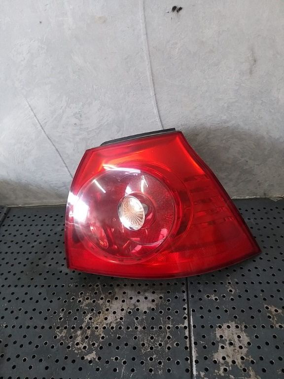 Stop tripla lampa dreapta aripa vw golf 5 1k 1k6945096n