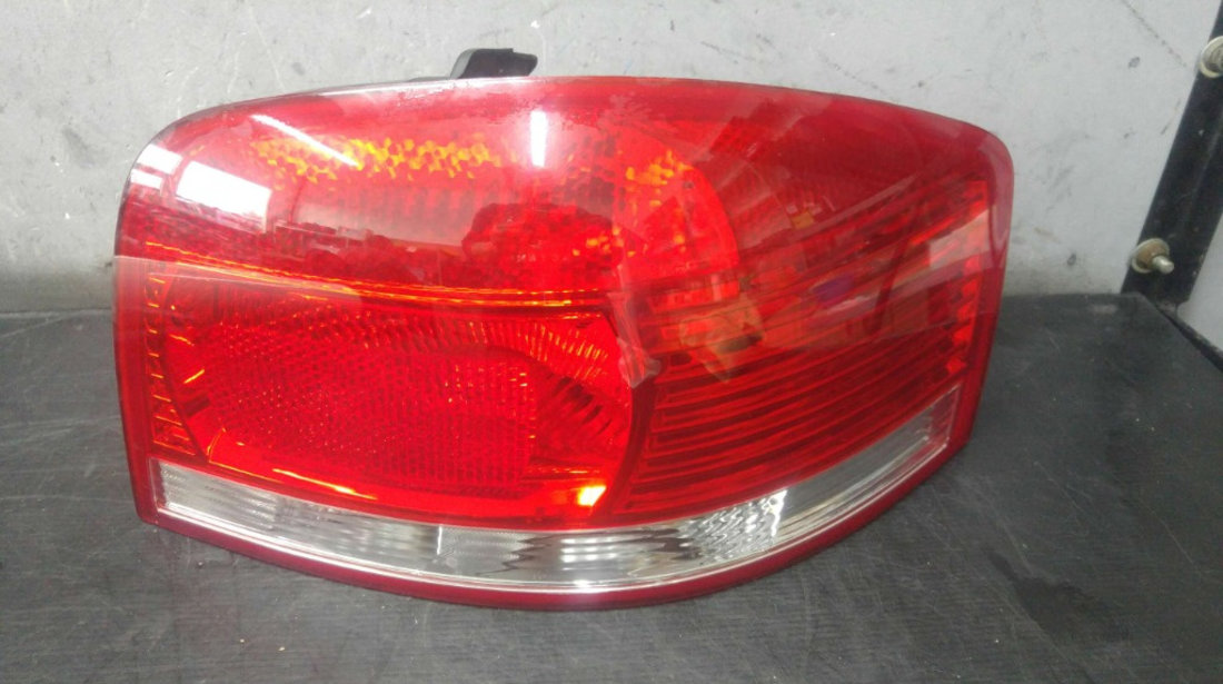 Stop tripla lampa dreapta audi a3 8p hatchback 154411955r 8p0945258