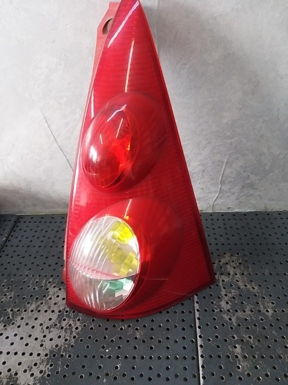 Stop tripla lampa dreapta citroen c1 pm pn 815500h040