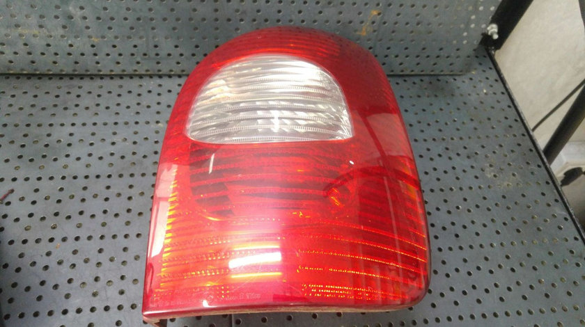 Stop tripla lampa dreapta citroen xsara picasso n68