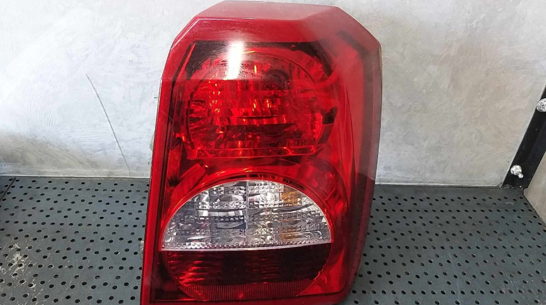 Stop tripla lampa dreapta dodge caliber 05303752ae 05303880ae