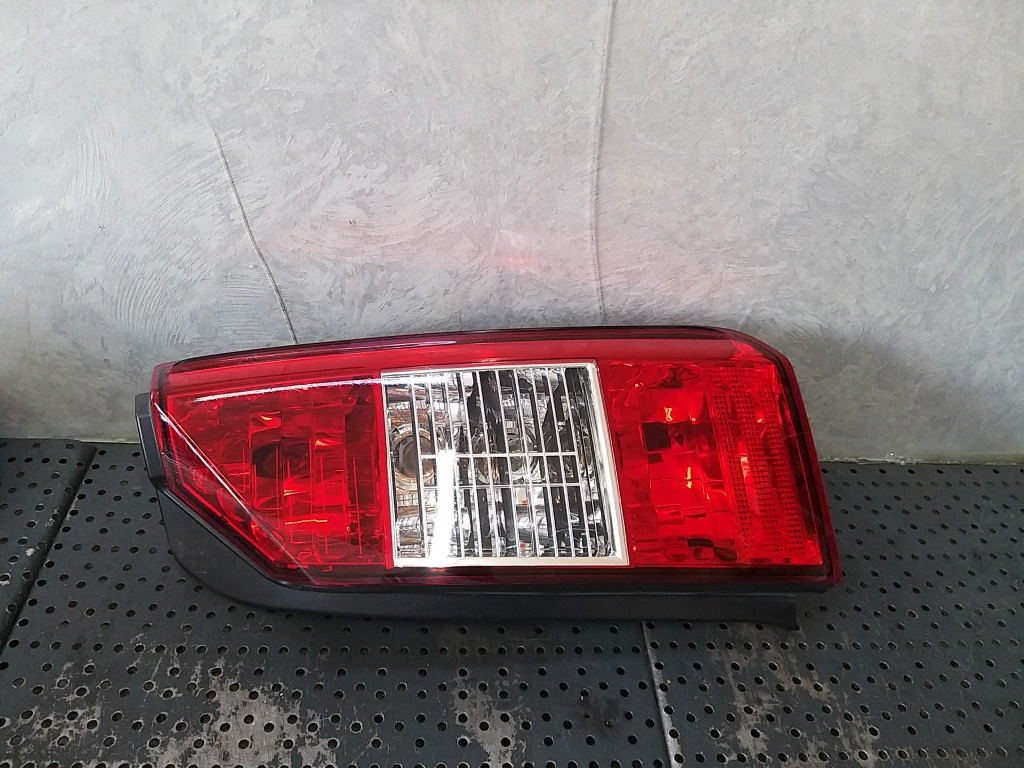 Stop tripla lampa dreapta fiat idea 186 46829508dx