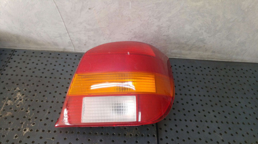 Stop tripla lampa dreapta ford fiesta 3 89fg13a602