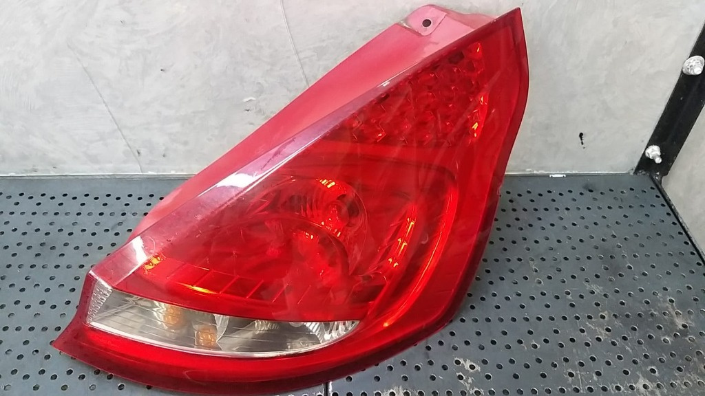 Stop tripla lampa dreapta ford fiesta 6 8a6113404a