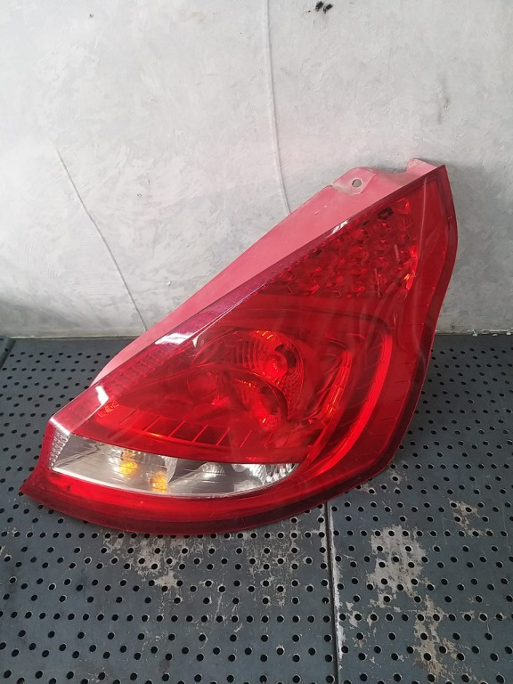 Stop tripla lampa dreapta ford fiesta 6 cb1 ccn 8a6113404a
