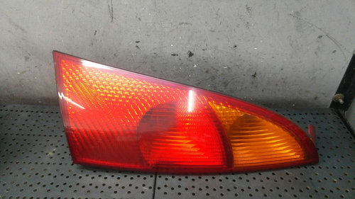 Stop tripla lampa dreapta ford focus 1 daw dbw xs4x13404ac