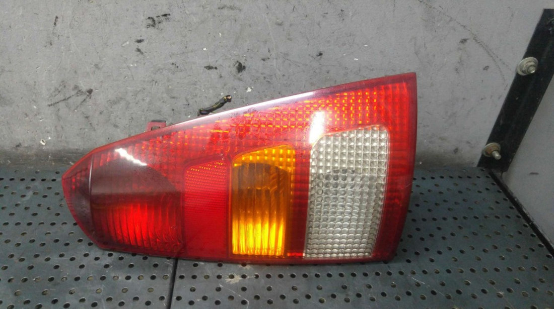 Stop tripla lampa dreapta ford focus 1 turnier dnw xs4x13n004ec