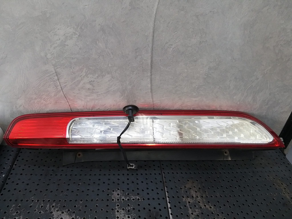 Stop tripla lampa dreapta ford focus 2 facelift 8m5113404a 8m5113404ad