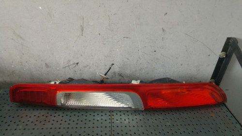Stop tripla lampa dreapta ford focus 2 hatchback 4m5113404a