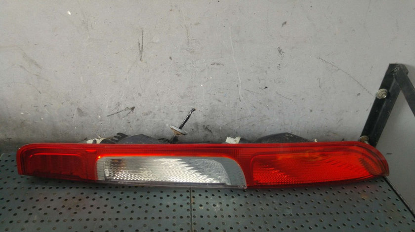 Stop tripla lampa dreapta ford focus 2 hatchback 4m5113404a