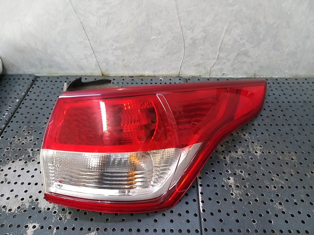 Stop tripla lampa dreapta ford kuga 2 dm2 cv4413404ag