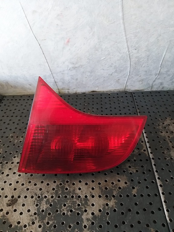 Stop tripla lampa dreapta haion audi a4 b7 8e break 8e9945094 484502