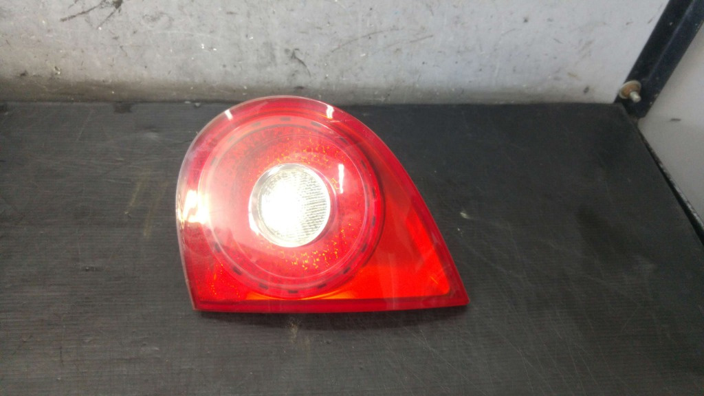 Stop tripla lampa dreapta haion vw golf 5 1k1 28508004 285002