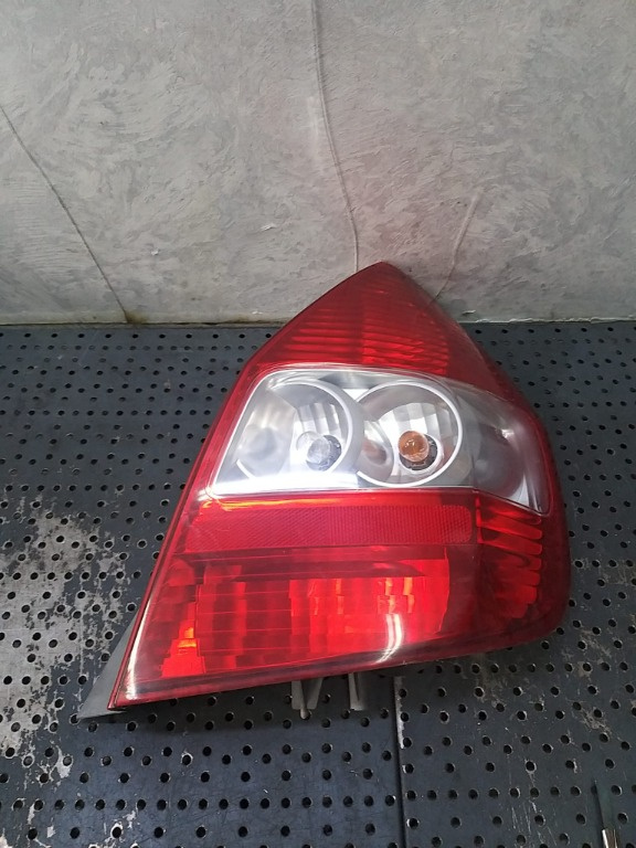 Stop tripla lampa dreapta honda jazz e137995