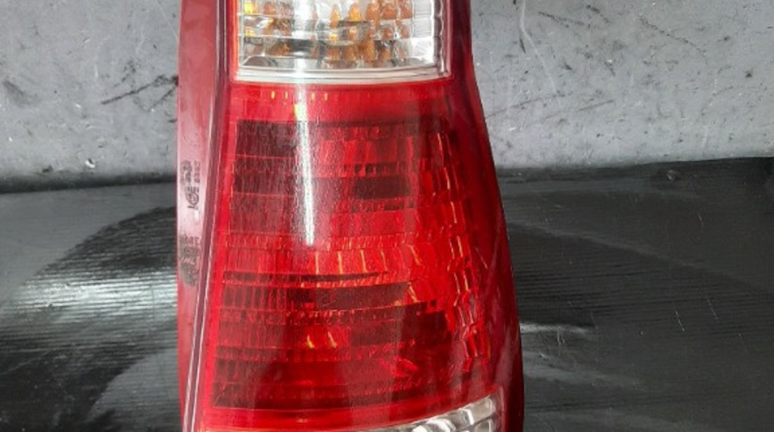 Stop tripla lampa dreapta hyundai matrix fc 9240217610 92402176