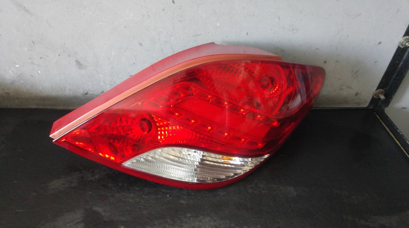 Stop tripla lampa dreapta led peugeot 207 968656598000r