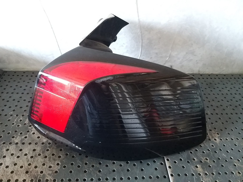 Stop tripla lampa dreapta led peugeot 5008 2 9811028180 81570201