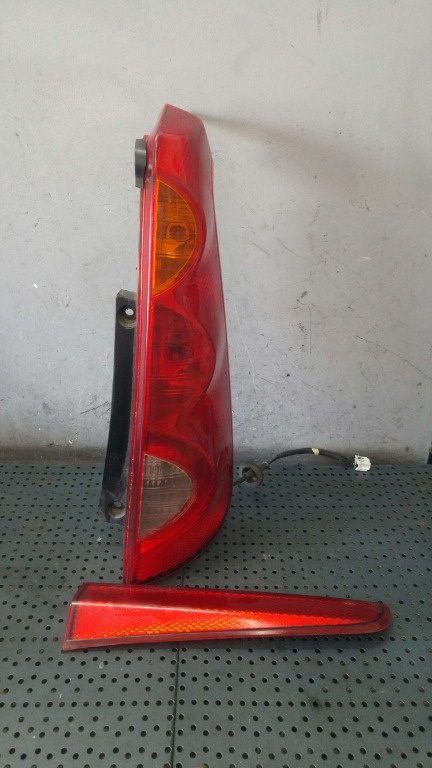 Stop tripla lampa dreapta nissan note e11 22016752