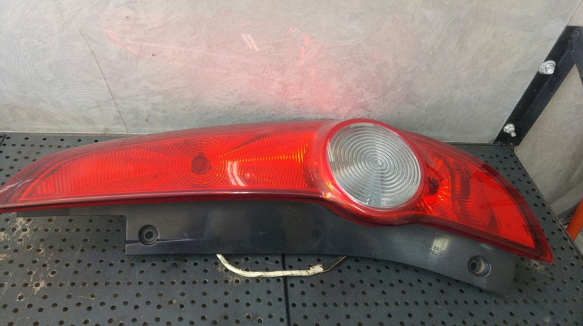 Stop tripla lampa dreapta opel agila b 89071614