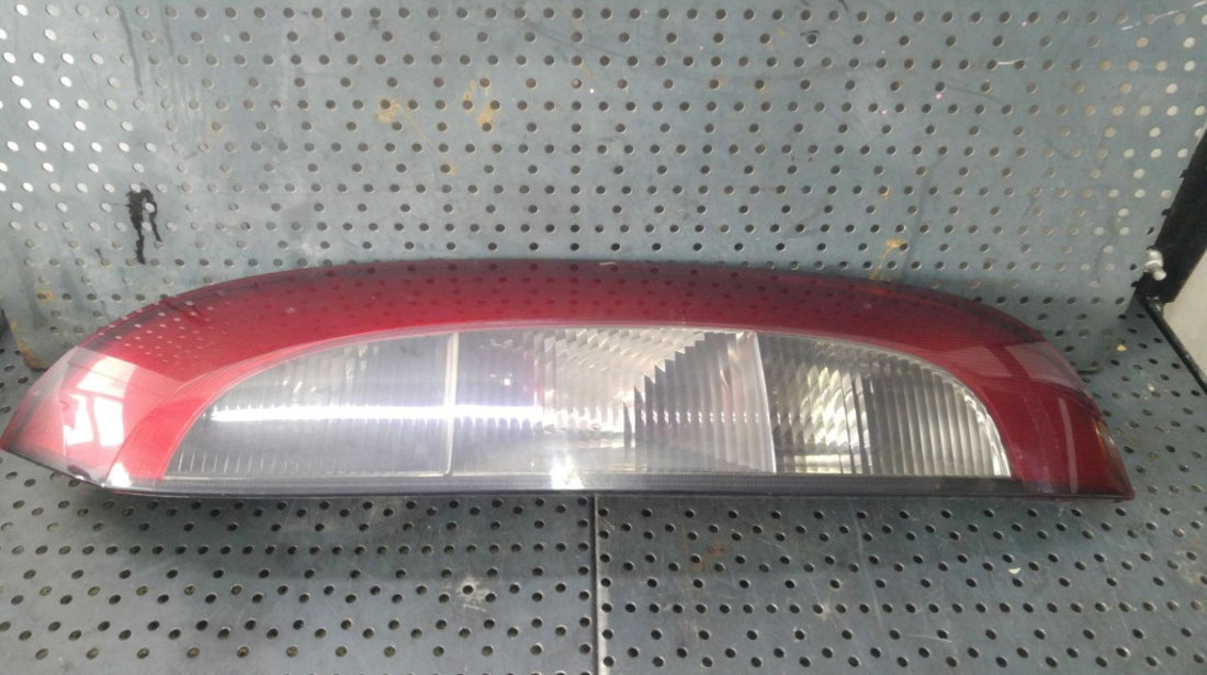 Stop tripla lampa dreapta opel corsa c 89302181