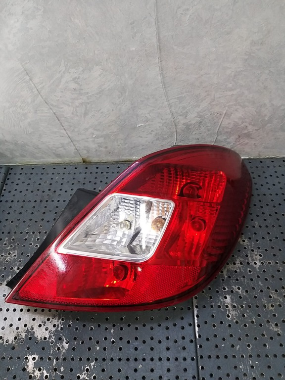 Stop tripla lampa dreapta opel corsa d 89318860