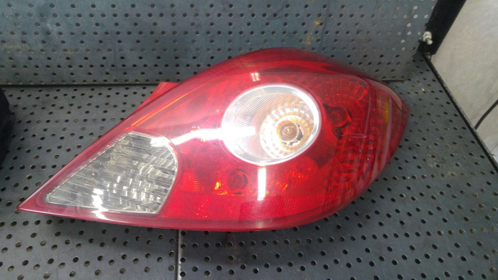 Stop tripla lampa dreapta opel corsa d s07 3 usi 13186351 89038961a