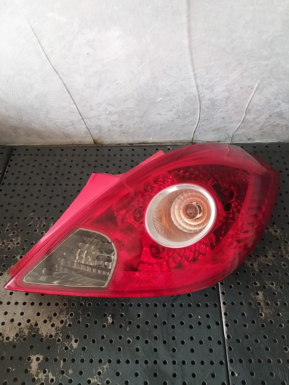 Stop tripla lampa dreapta opel corsa d s07 coupe 89038961a 89037822