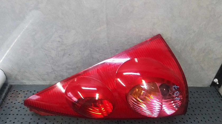 Stop tripla lampa dreapta peugeot 107 815500h040