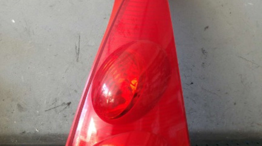 Stop tripla lampa dreapta peugeot 107 pm pn 815500h0404