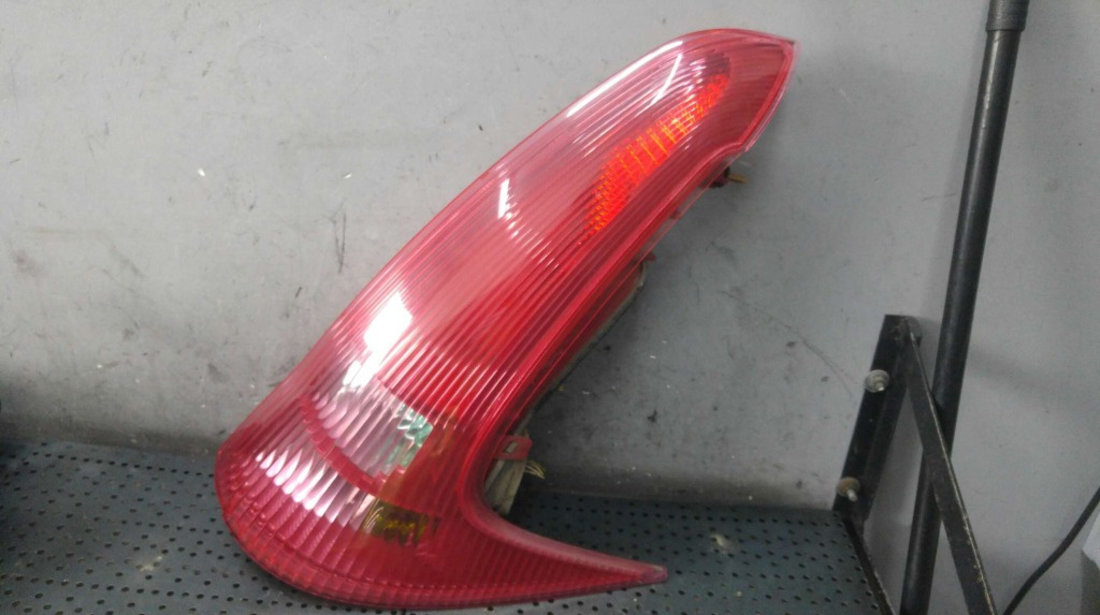 Stop tripla lampa dreapta peugeot 206 break sw 2e k