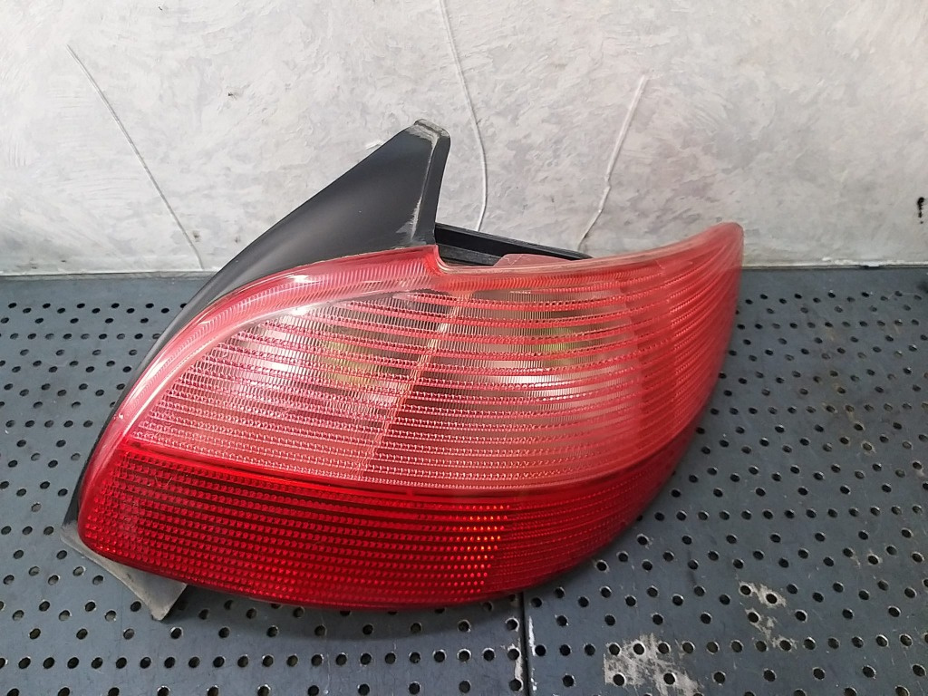 Stop tripla lampa dreapta peugeot 206